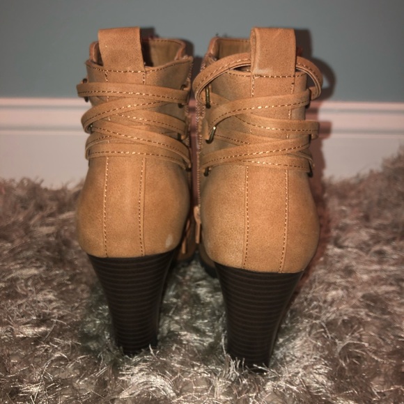 Brown suede booties - Picture 4 of 6